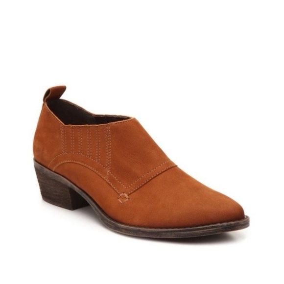 Steve Madden Shoes - Steve Madden Auckland Boot size 8